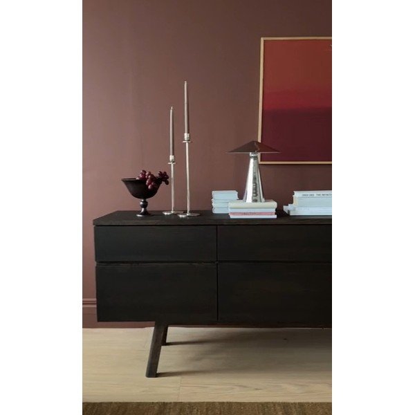 Credenza colore naturale scuro in rovere massiccio 170x77x42 cm Cleardale – Rowico-image-1