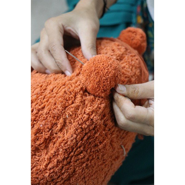 Pouf a sacco per bambini color terracotta Bubbly – Lorena Canals-image-4