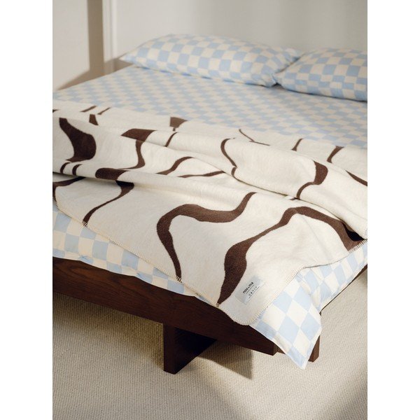 Coperta marrone/color crema 150x200 cm Felu – noo.ma-image-2