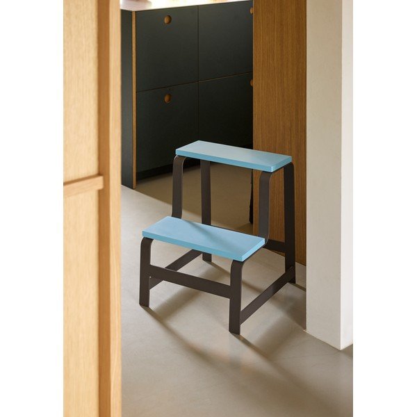 Sgabello nero/blu in rovere massiccio Step – Hübsch-image-1