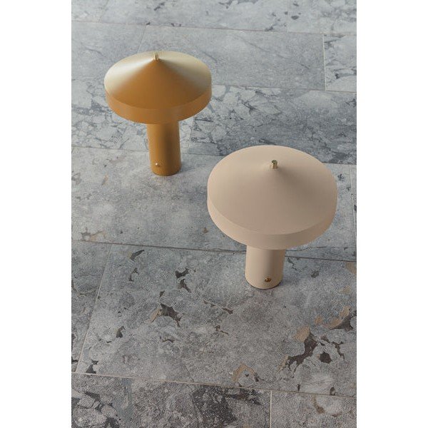 Lampada da tavolo giallo ocra in metallo (altezza totale 41 cm) Hatto – OYOY Living Design-image-3