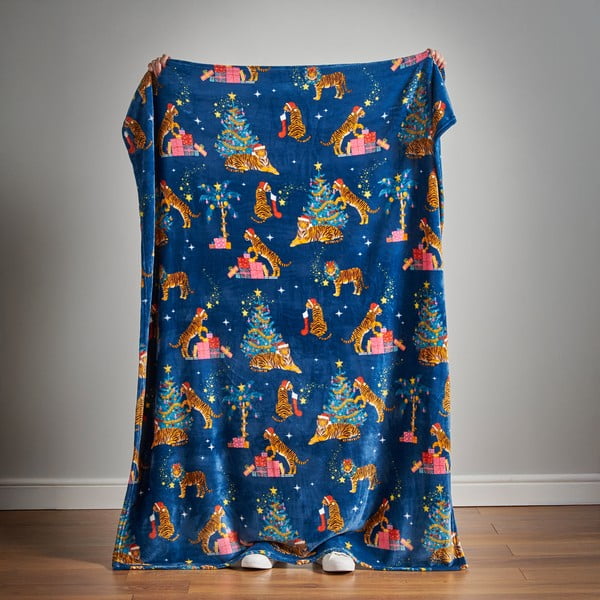 Coperta blu in micropile a tema natalizio 130x170 cm Christmas Tiger – Catherine Lansfield-image-4