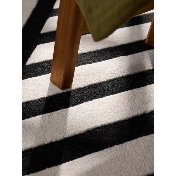 Tappeto bianco e nero in lana tessuto a mano 120x180 cm Stryve Noir – Elle Decoration-image-3