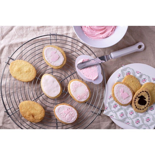 Set di punzoni pasquali e 4 stampini decorativi - Dr. Oetker-image-1