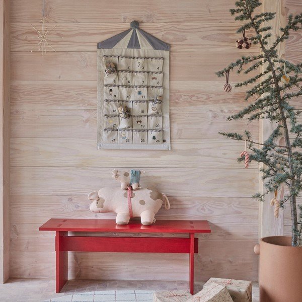 Panchina rossa in legno massiccio Kotai – OYOY Living Design-image-3