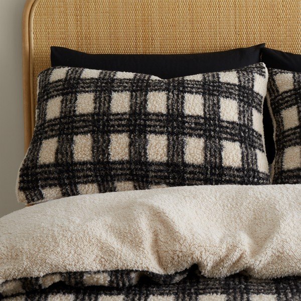 Biancheria da letto matrimoniale in micropile nero e crema 200x200 cm Cosy Borg Sherpa - Catherine Lansfield-image-1