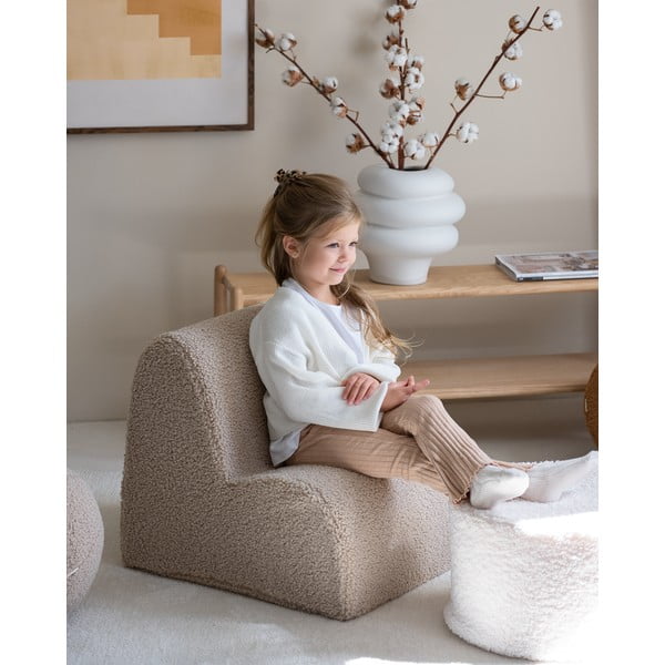 Poltrona per bambini marrone chiaro con rivestimento in bouclé Cloud – Wigiwama-image-1