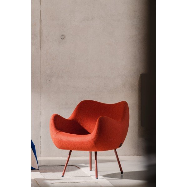 Poltrona rossa con rivestimento in lana RM58 – noo.ma-image-1