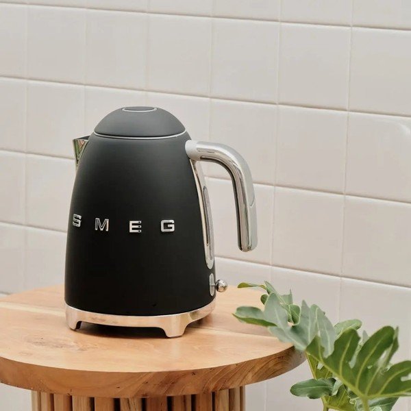 Bollitore nero 50's Retro Style - SMEG-image-1