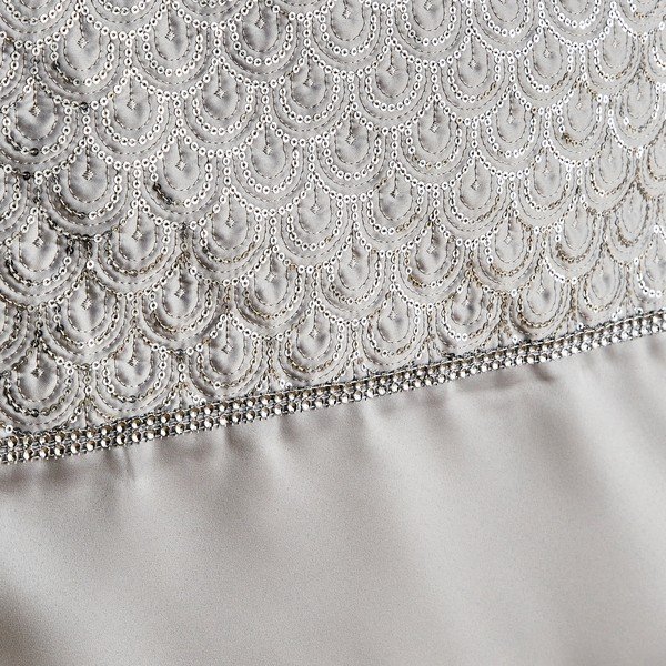 Runner da tavolo in microsatellite 33x180 cm Deco Sequin - Catherine Lansfield-image-1