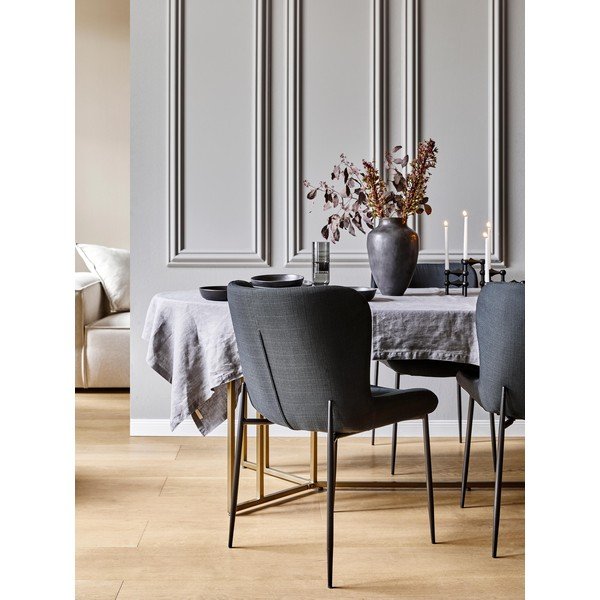 Sedia imbottita nera con superficie in velluto Tess - Westwing Collection-image-1