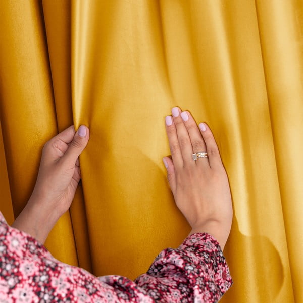 Tenda parzialmente oscurante gialla in velluto 140x245 cm Eyelets – Restilo-image-3