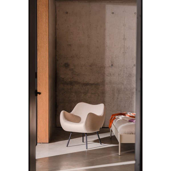 Poltrona beige con rivestimento in lana RM58 – noo.ma-image-1