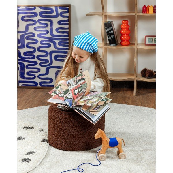 Pouf per bambini marrone scuro con rivestimento in bouclé Warm Hazel – Wigiwama-image-4