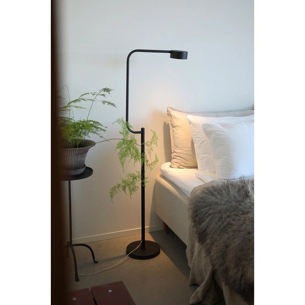 Lampada da terra LED nera con paralume in metallo con intensità regolabile (altezza totale 130 cm) Hugo – Markslöjd-image-1