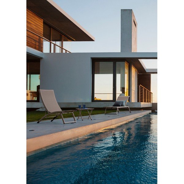 Sdraio da giardino beige in metallo regolabile/pieghevole Taylor – Bizzotto-image-1