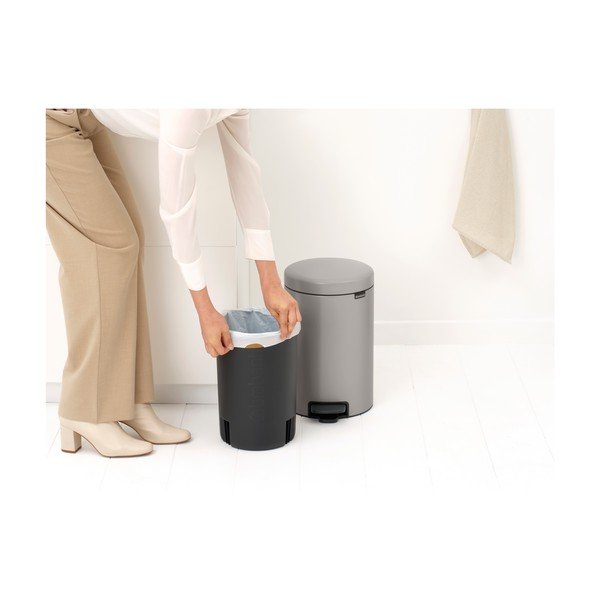 Cestino per la spazzatura grigio chiaro in acciaio con pedale 12 l NewIcon – Brabantia-image-4