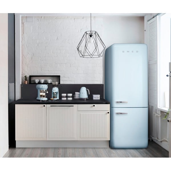 Bollitore in acciaio inox azzurro da 1,7 l Retro Style - SMEG-image-1
