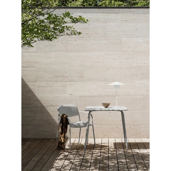 Tavolo da pranzo da giardino in metallo 80x80 cm Yua – Blomus-image-1
