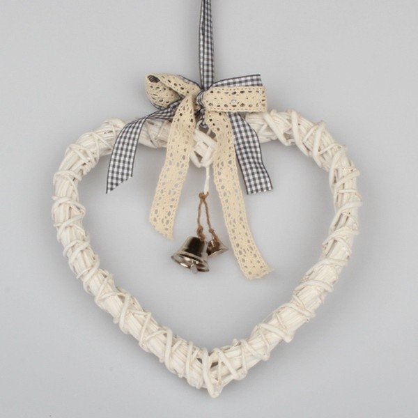 Campana a cuore appesa in rattan bianco, 20 cm - Dakls