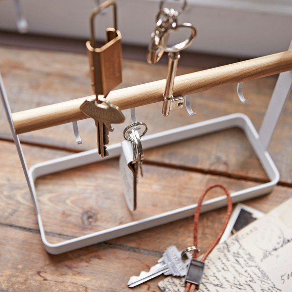 Portachiavi da tavolo bianco con dettaglio in faggio Tosca - YAMAZAKI-image-2