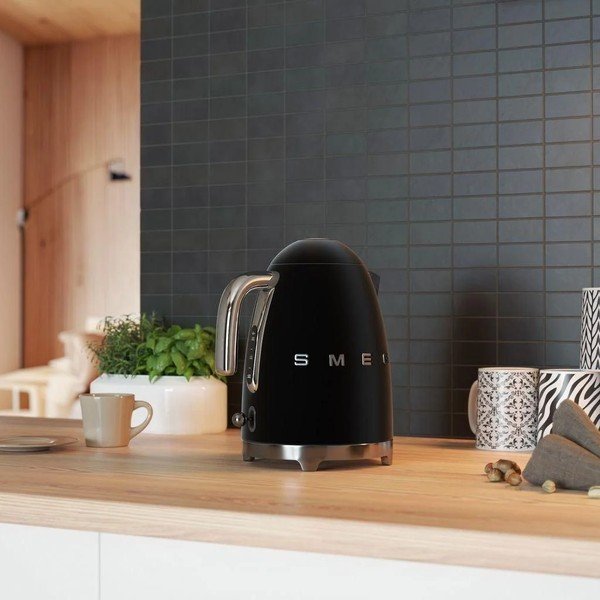 Bollitore in acciaio inox nero da 1,7 l Retro Style - SMEG-image-3