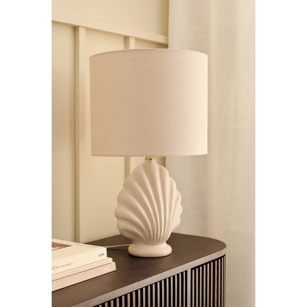 Lampada da tavolo bianca/beige in poliresina (altezza totale 58 cm) Shelley – Ellos Home-image-2