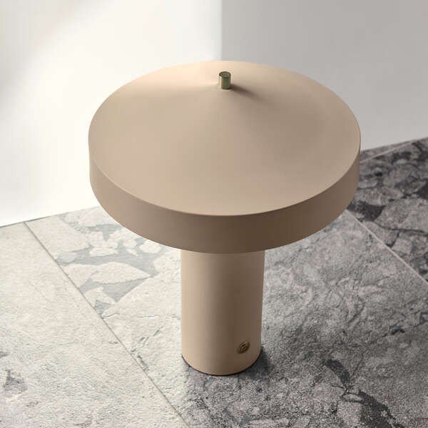Lampada da tavolo grigio tortora in metallo (altezza totale 41 cm) Hatto – OYOY Living Design-image-1