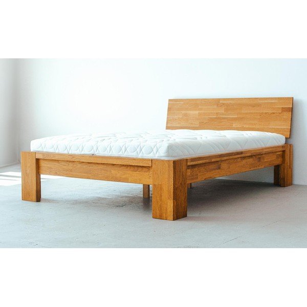 Letto matrimoniale di colore naturale in rovere massiccio 140x200 cm Montana – Olivia Living-image-1