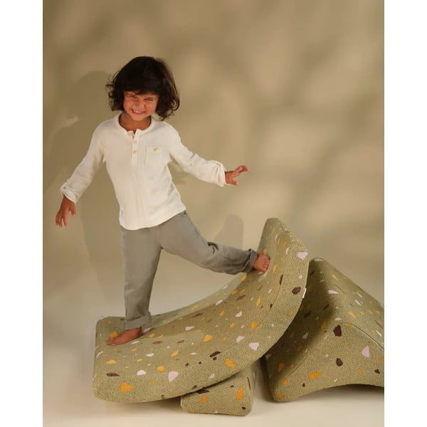 Poltrona per bambini verde con rivestimento in bouclé e ciniglia Terrazzo Moon – Wigiwama-image-1