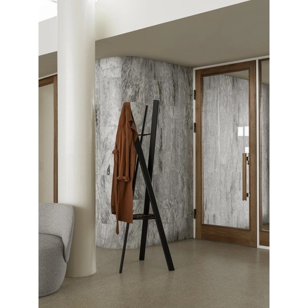 Appendiabiti nero in rovere massiccio 62x176 cm Rakku – Blomus-image-1