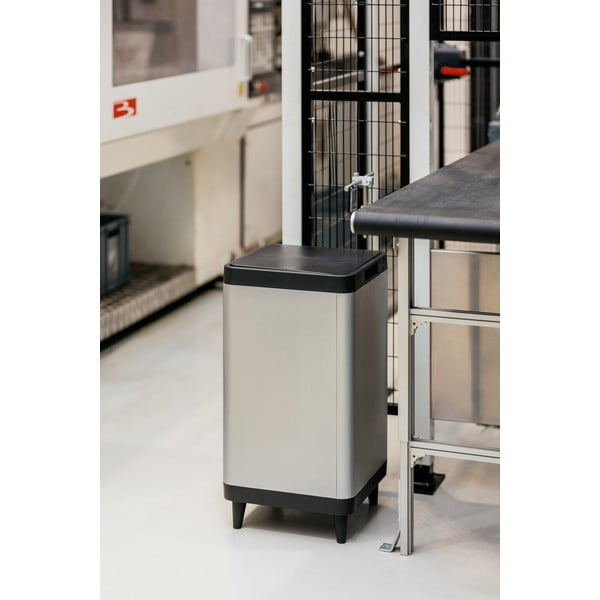 Cestino per la spazzatura in plastica argentato touch 80 l Berlino – DEA HOME-image-1