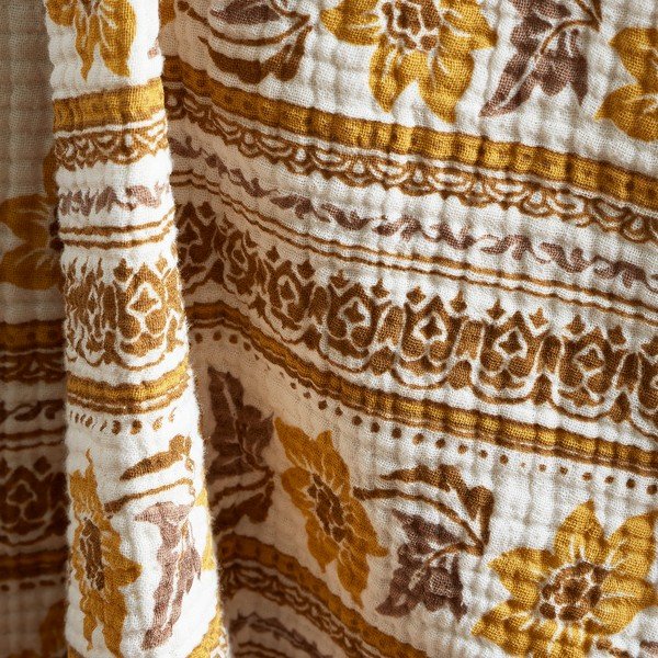 Copriletto singolo in cotone giallo ocra e bianco 130x170 cm Ines Floral Matelassé - Pineapple Elephant-image-1