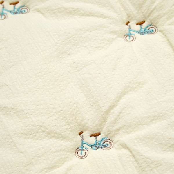 Coperta per bambini rossa/giallo chiaro in cotone organico trapuntata 90x120 cm Bicycles – Cam Cam Copenhagen-image-2