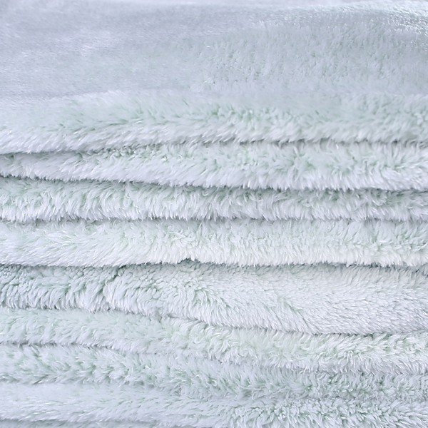 Světle zelená deka z mikrovlákna DecoKing Fluff Peppermint, 170 x 210 cm-image-2
