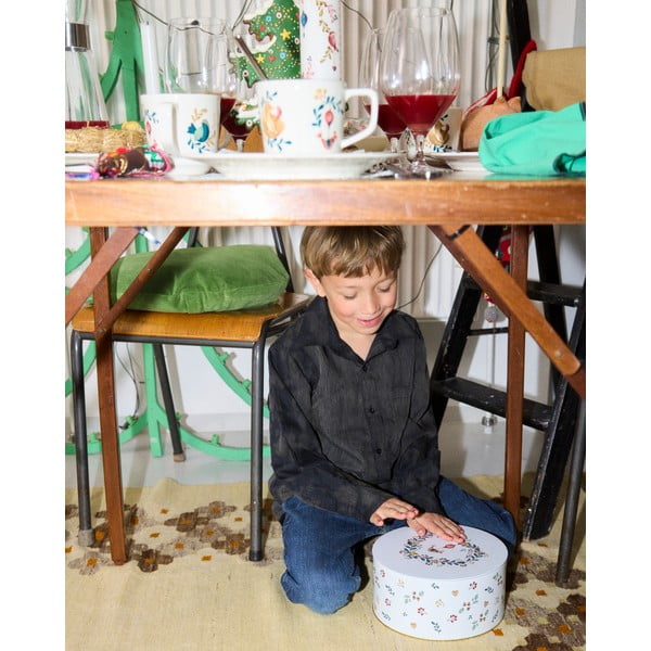 Candela a tema natalizio tempo di combustione 56 h Grand Cru Cottage 2025 – Rosendahl-image-4