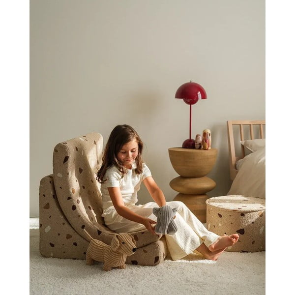 Poltrona per bambini marrone chiaro con rivestimento in bouclé e ciniglia Terrazzo Moon – Wigiwama-image-3