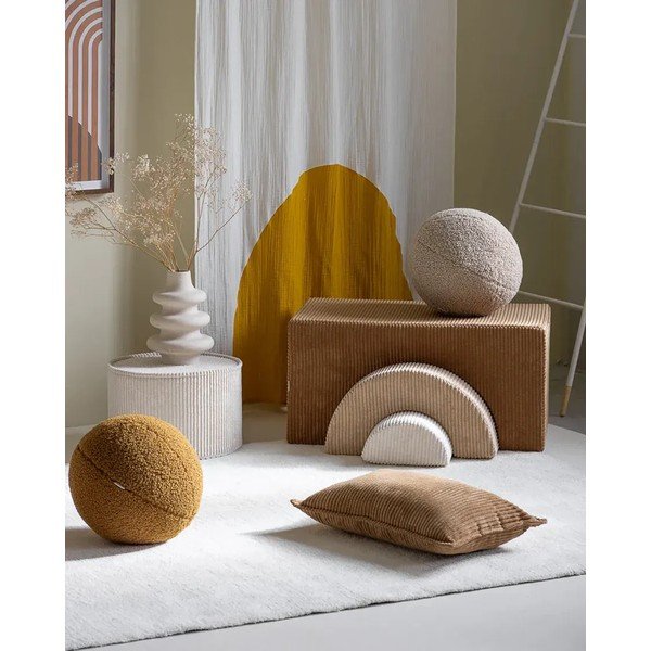 Cuscino per divano da bambini marrone con rivestimento in velluto a coste Bolster – Wigiwama-image-1