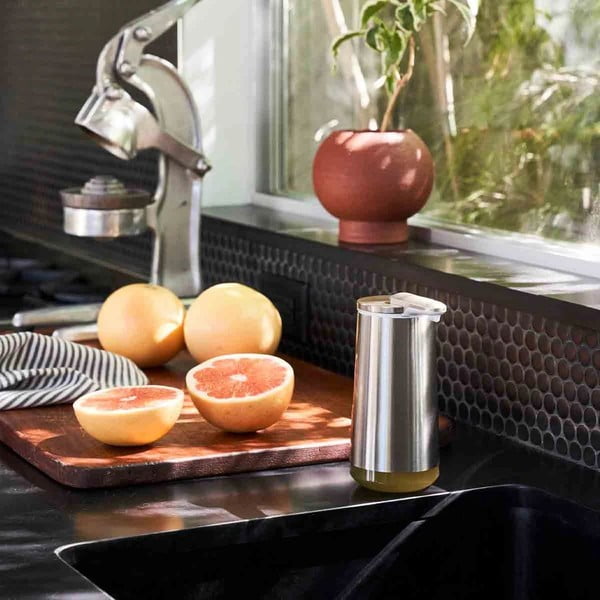 Dispenser automatico di sapone in acciaio grigio da 266 ml - simplehuman-image-4