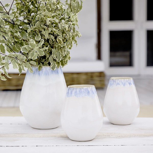 Vaso bianco/blu in gres dipinto a mano (altezza totale 15 cm) Brisa – Costa Nova-image-1