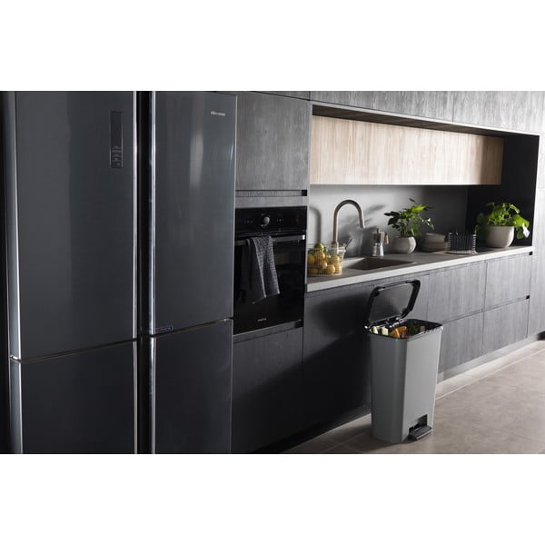 Cestino per la spazzatura grigio scuro in plastica con pedale 50 l Compatta – Curver-image-1