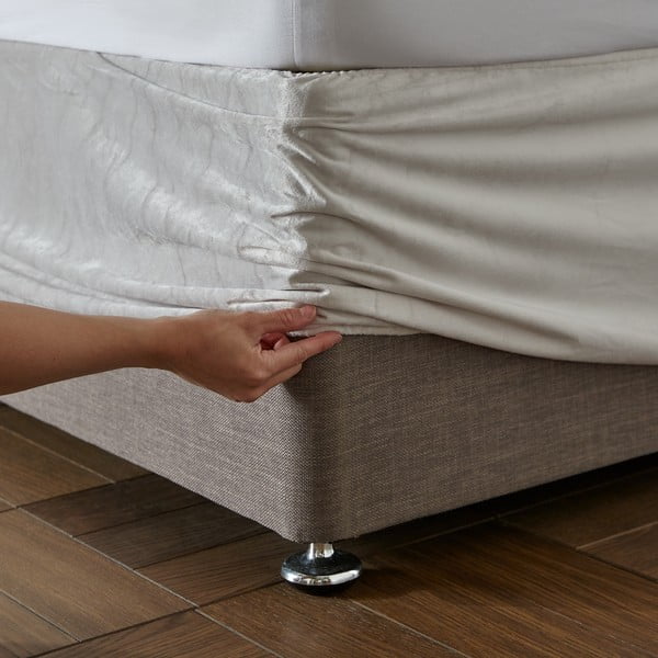 Coprirete in velluto elasticizzato crema 152x198 cm Kingsley - Catherine Lansfield-image-1