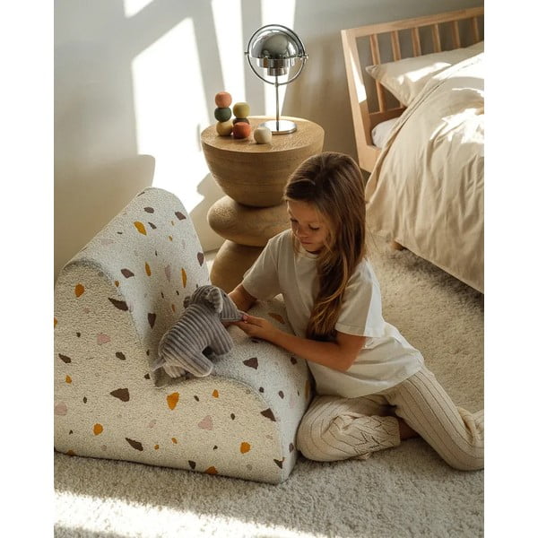 Poltrona per bambini bianca con rivestimento in bouclé e ciniglia Terrazzo Cloud – Wigiwama-image-2