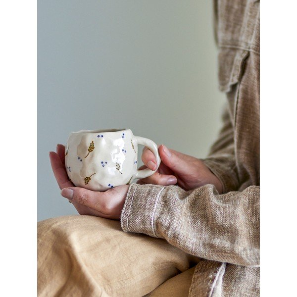 Tazza color crema in gres 260 ml Pippine – Bloomingville-image-1