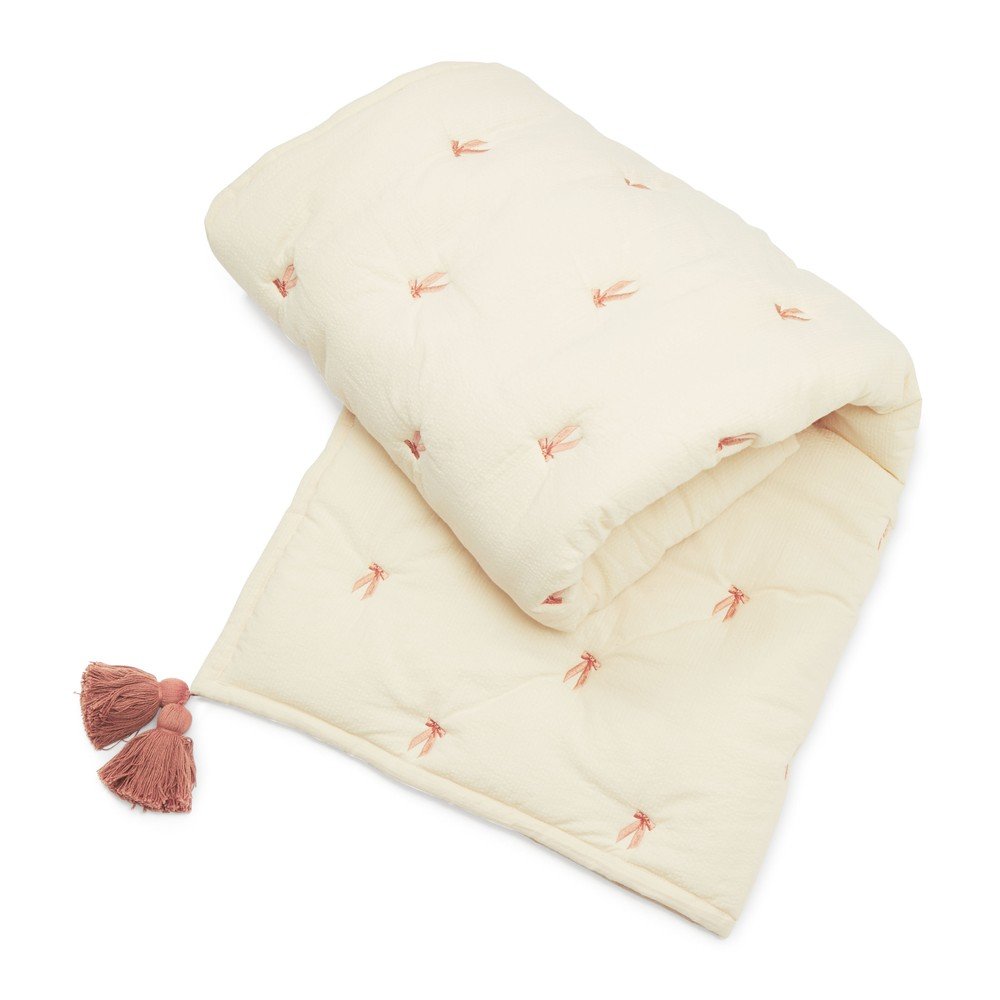 Coperta per bambini giallo chiaro/rosa in cotone organico trapuntata 90x120 cm Bows – Cam Cam Copenhagen | Coperte per bambini