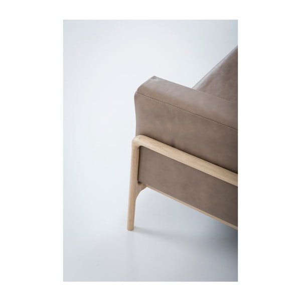 Divano in pelle di bufalo marrone chiaro con struttura in rovere massiccio , 240 cm Fawn - Gazzda-image-2