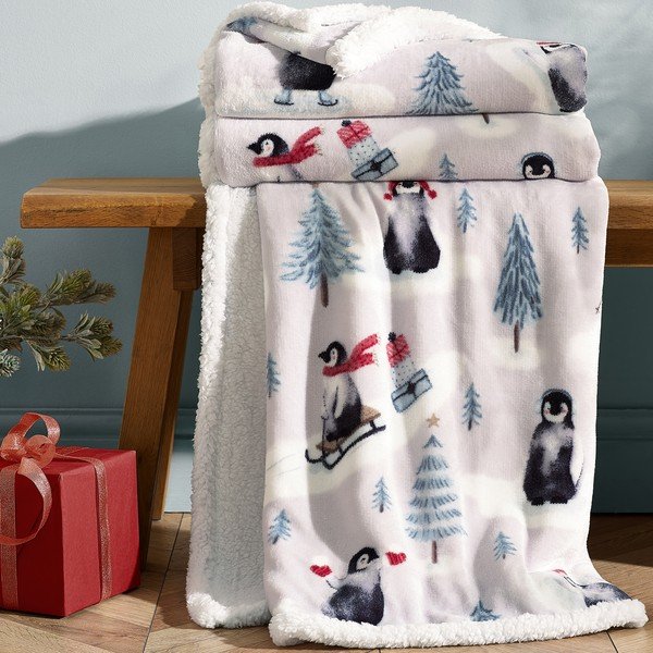 Coperta bianca a tema natalizio 170x130 cm Christmas Sherpa Penguins – Catherine Lansfield-image-3