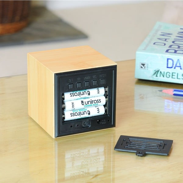 Modrý LED budík Cube Click Clock, beech-image-2