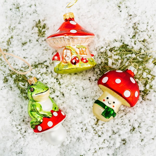 Decorazione per albero di natale in vetro fatta a mano ø 6 cm Mushroom House – Sass & Belle-image-1
