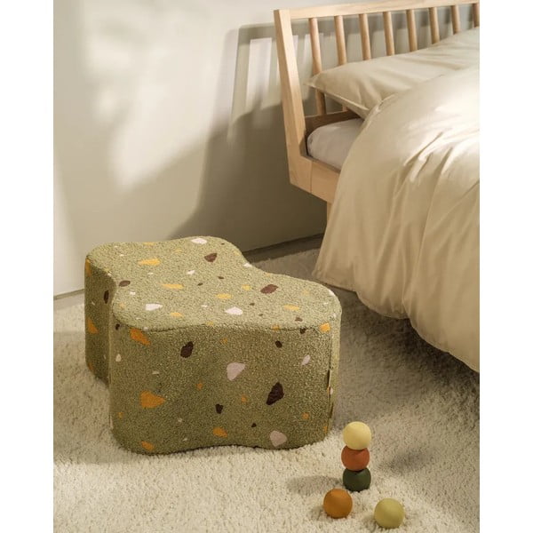 Pouf per bambini verde con rivestimento in bouclé e ciniglia Terrazzo Cloud – Wigiwama-image-4